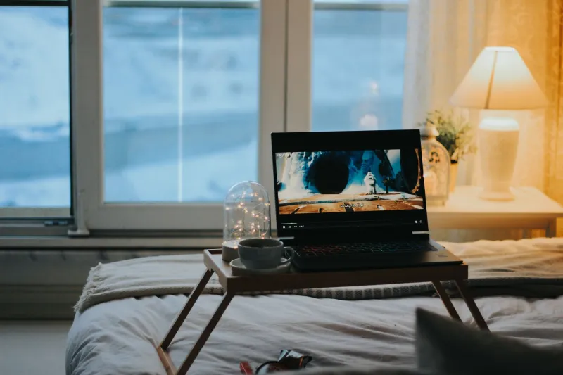 Why New Viewers Bounce in 10 Seconds Flat (And Your Setup Is to Blame)